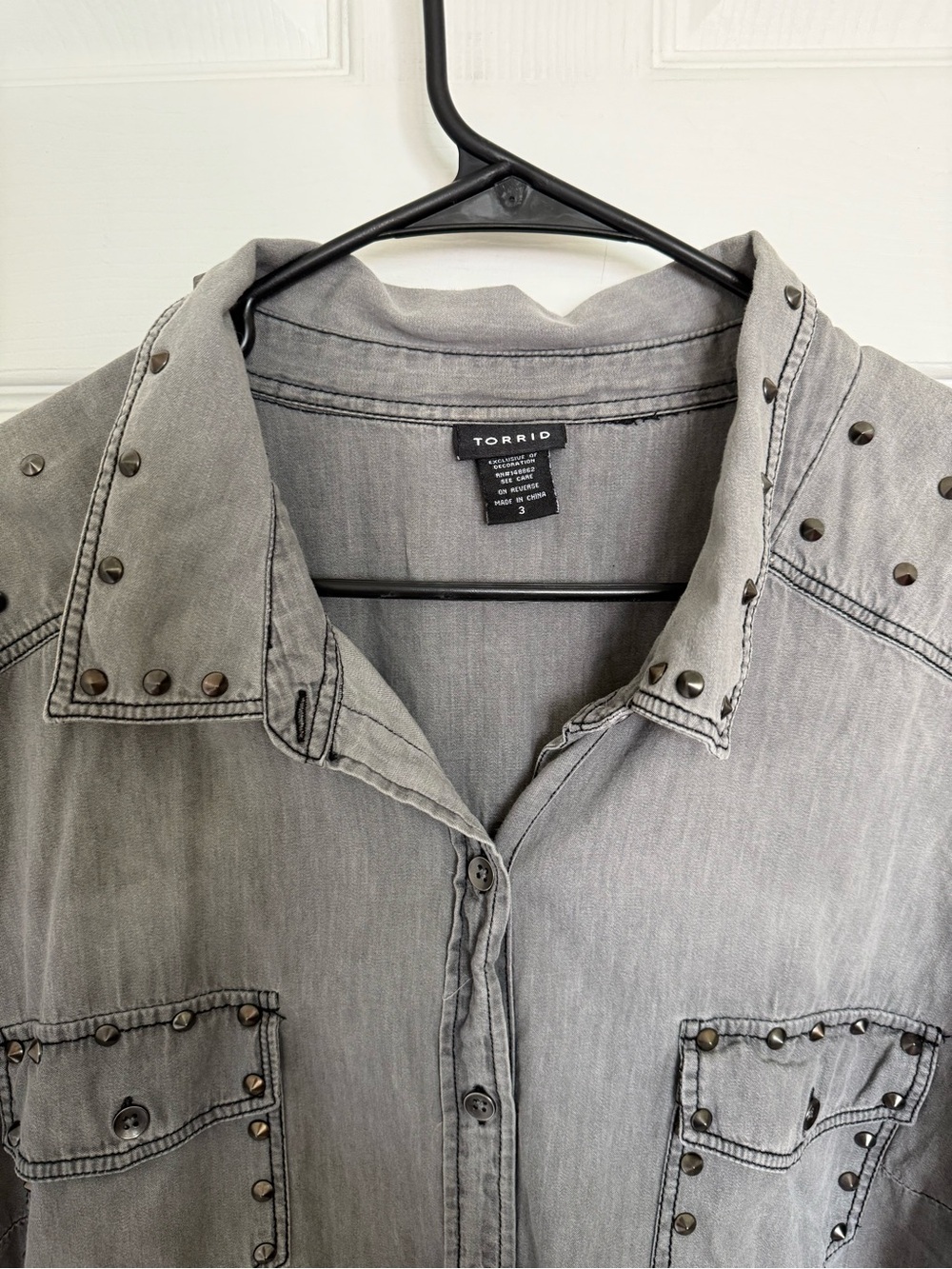 Torrid button-up top - Picture 3 of 5
